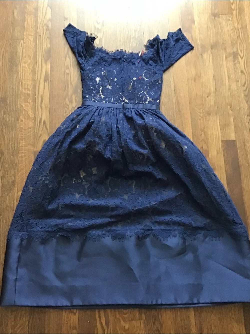 NWOT Monique lhuillier size 2 navy Lace Party Dress / never worn!